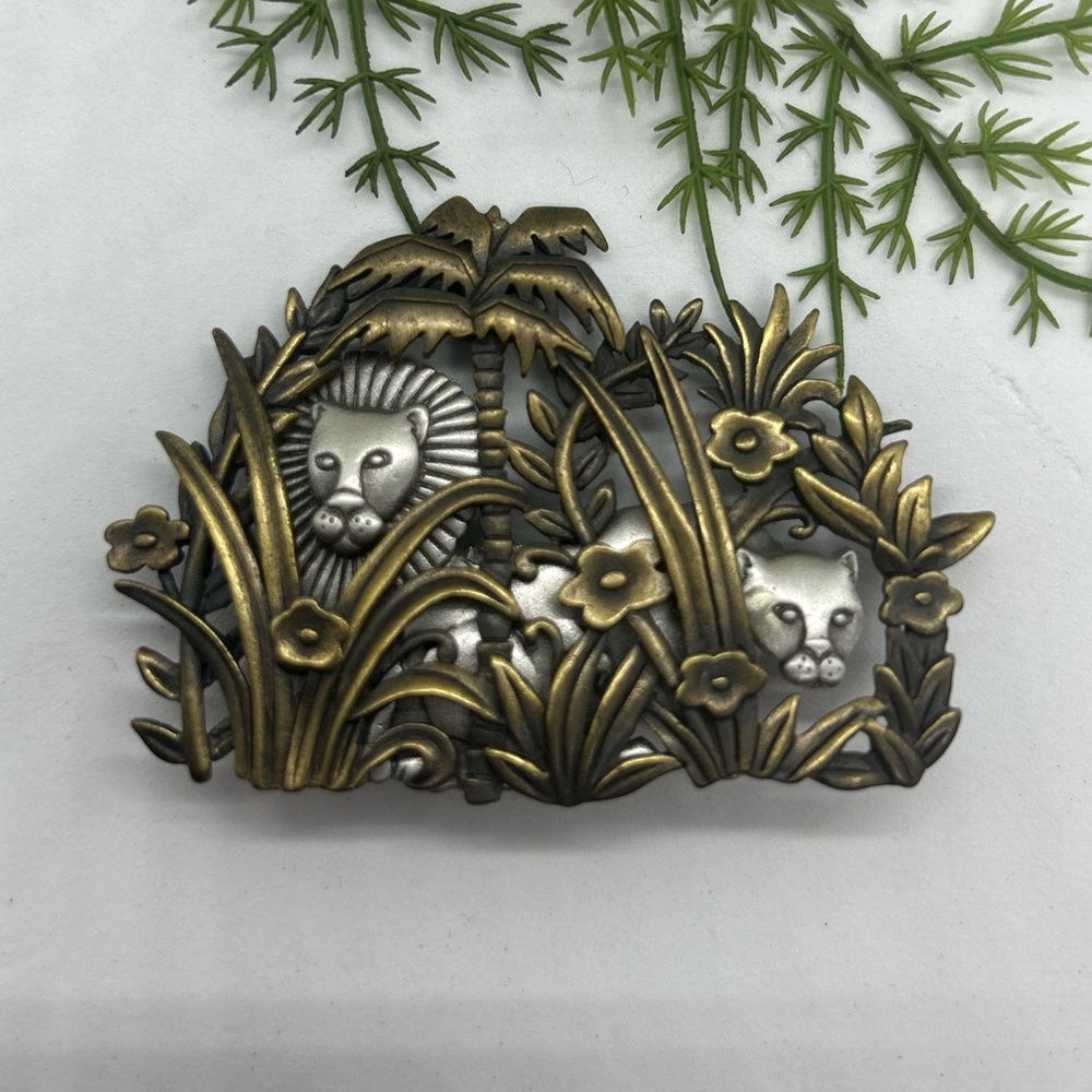 Vintage JJ Lion Brooch